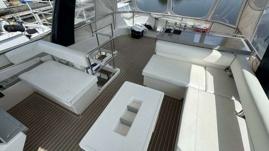 2018 Leopard Power Cat Flybridge Settee facing aft