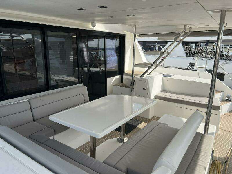 2018 Leopard Power Cat Stern U-shaped Settee