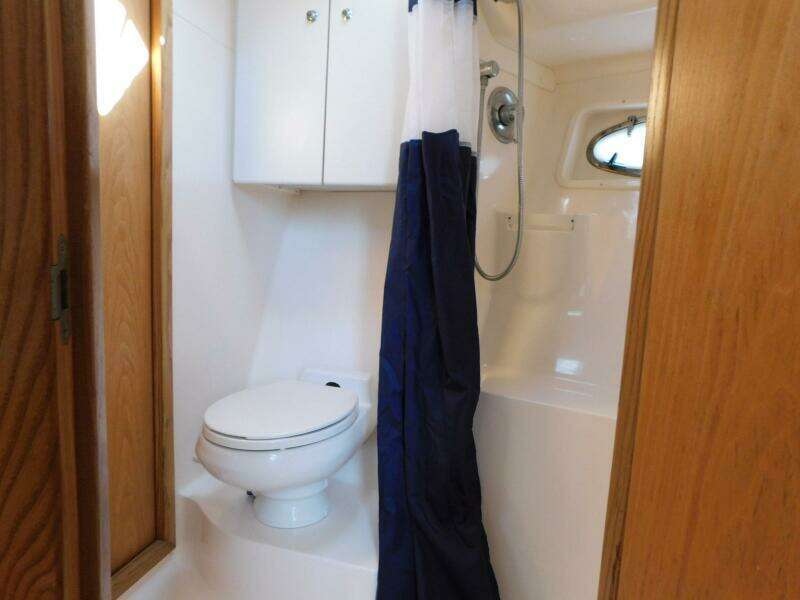 2001 Tiara Yachts 3500 Express