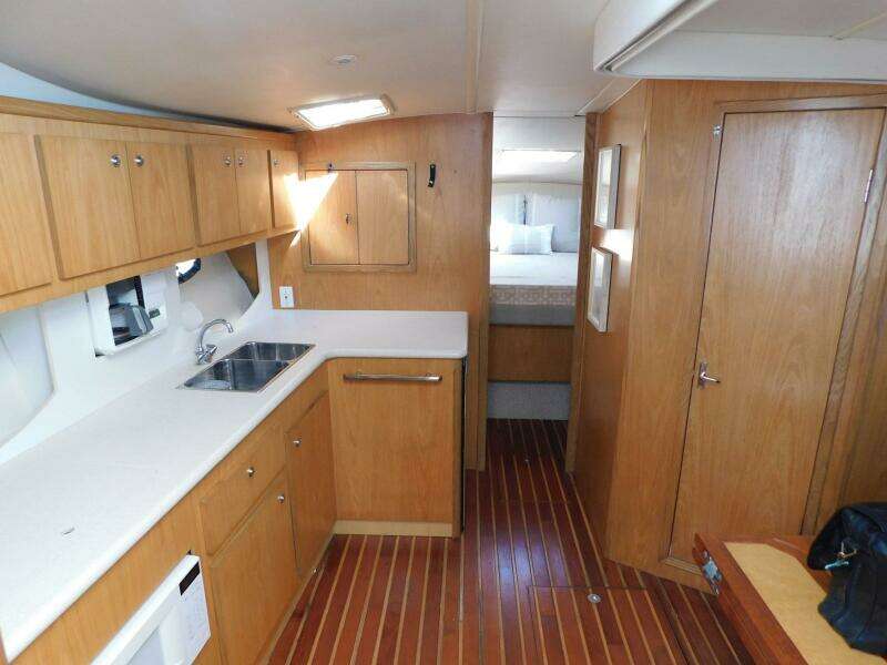 2001 Tiara Yachts 3500 Express