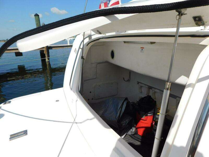 2001 Tiara Yachts 3500 Express