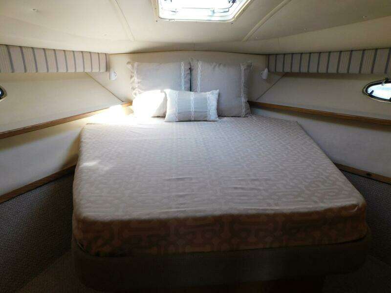 2001 Tiara Yachts 3500 Express