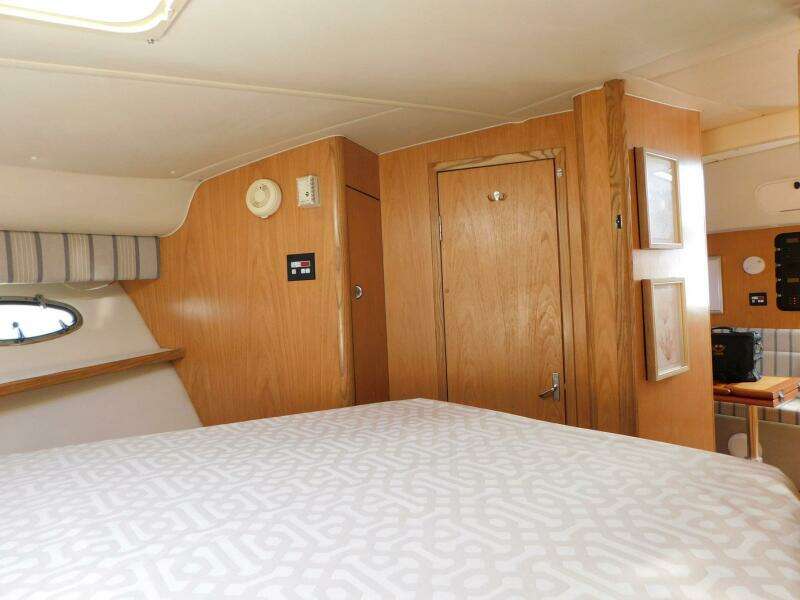 2001 Tiara Yachts 3500 Express