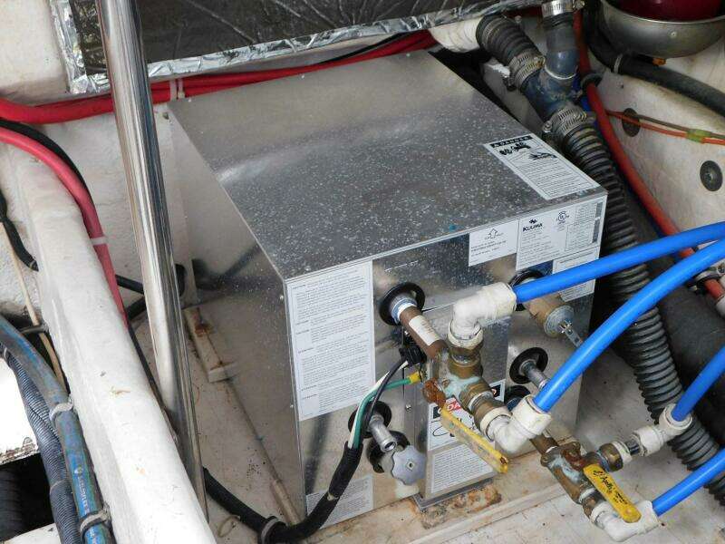 2001 Tiara Yachts 3500 Express