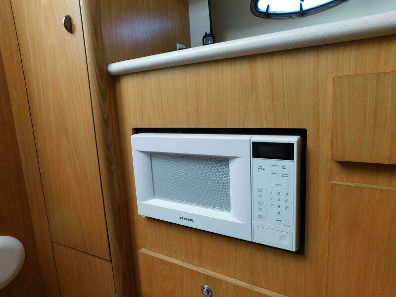 2001 Tiara Yachts 3500 Express