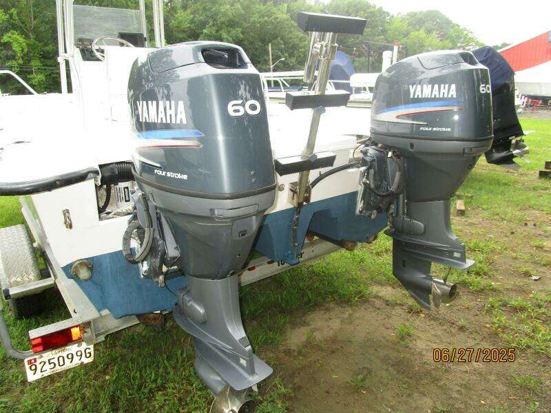 22' Twin Vee outboards2