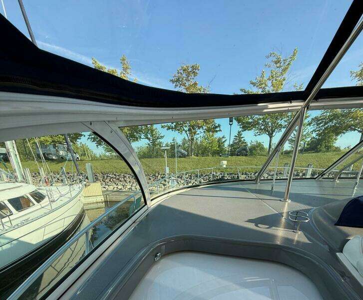 2006 Cruisers Yachts 420 Express