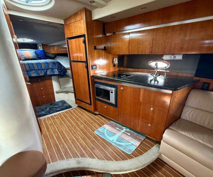 2006 Cruisers Yachts 420 Express