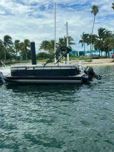 2024 Vision WX Tritoon