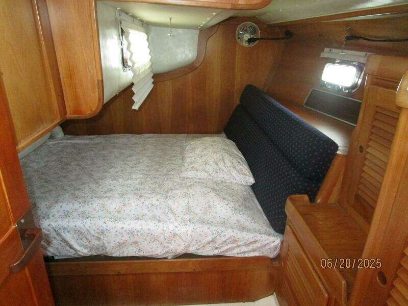 40' Freedom aft stateroom