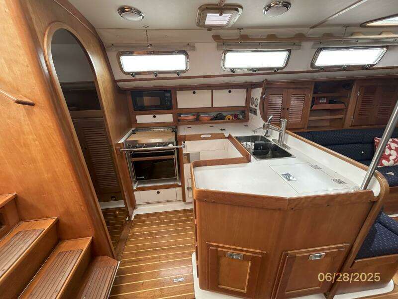 40' Freedom galley2