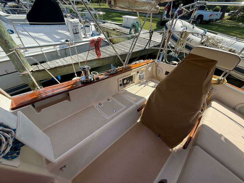 1987 Island Packet 38