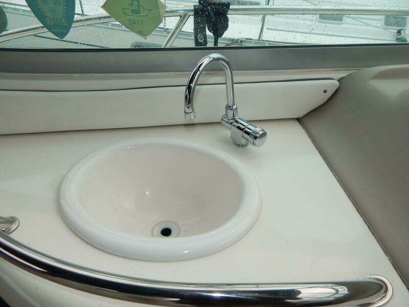 2006 Sea Ray 300 Sundancer