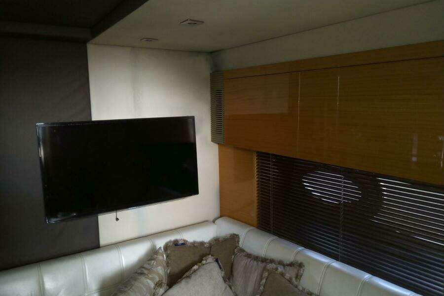 2010 Azimut Atlantis 54