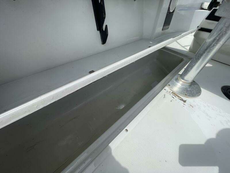 1993 Boston Whaler 21 Outrage