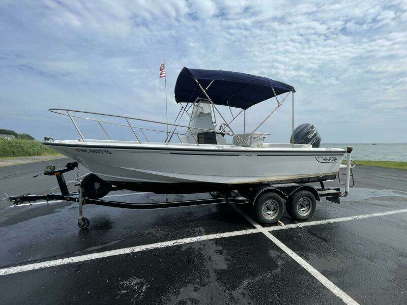 1993 Boston Whaler 21 Outrage