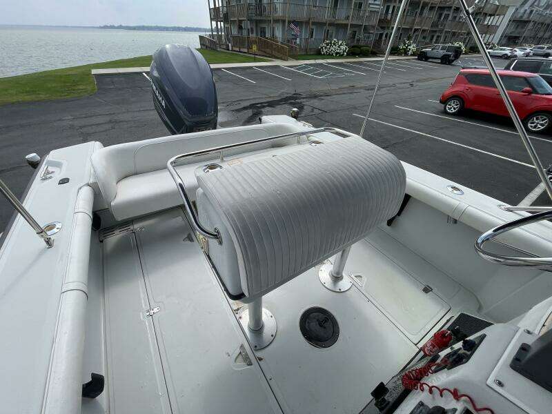 1993 Boston Whaler 21 Outrage