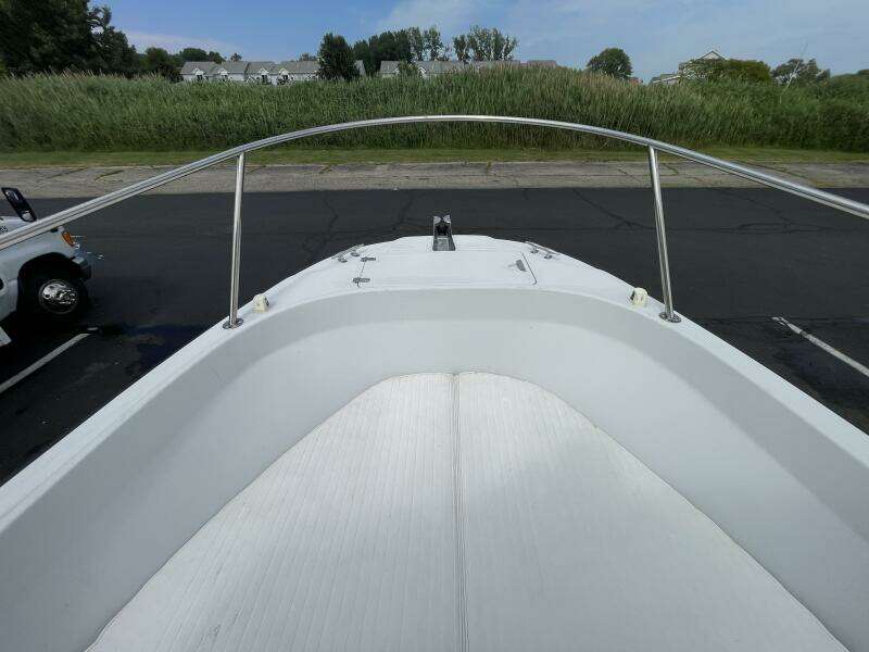 1993 Boston Whaler 21 Outrage