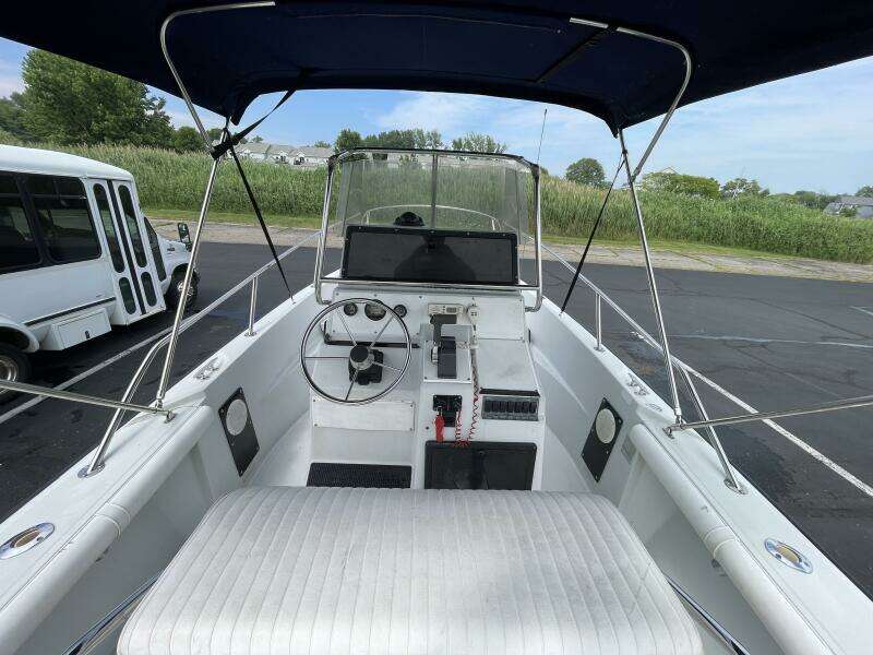 1993 Boston Whaler 21 Outrage