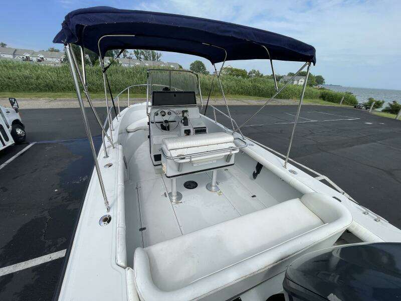 1993 Boston Whaler 21 Outrage