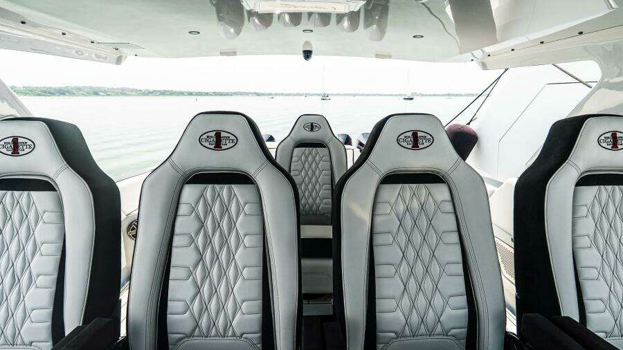 2025 Cigarette 52 THUNDER