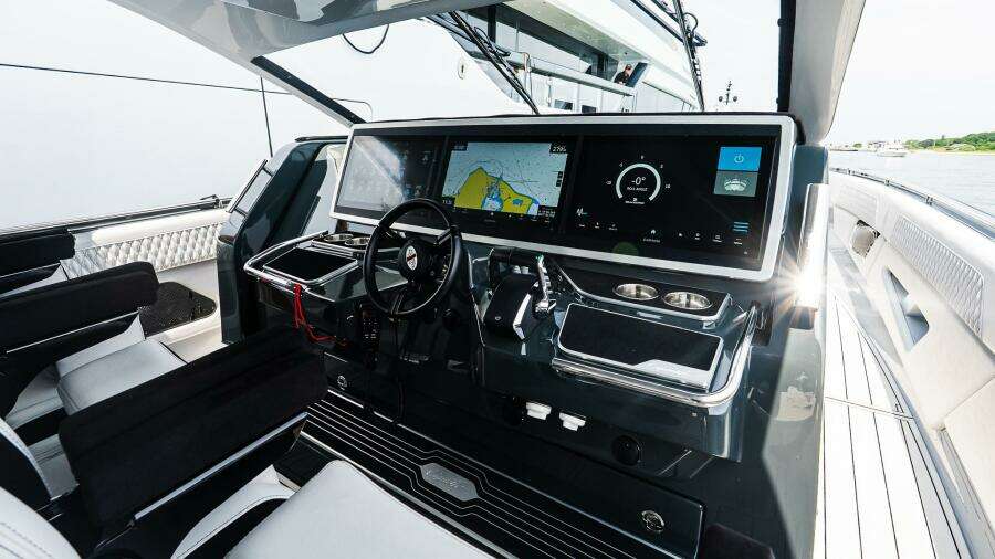 2025 Cigarette 52 THUNDER