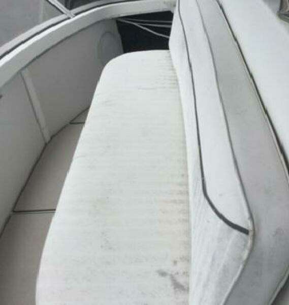 1995 Carver 430 Cockpit