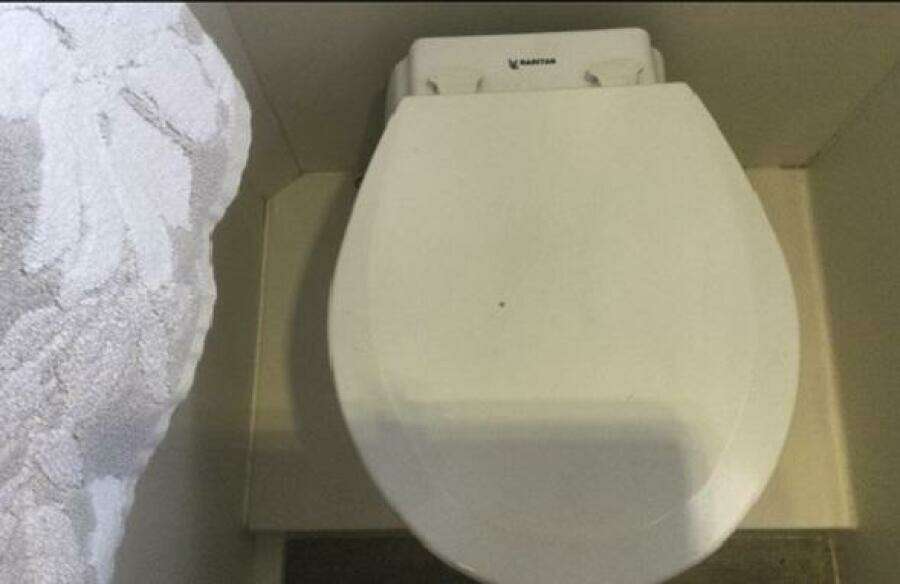 1995 Carver 430 Cockpit