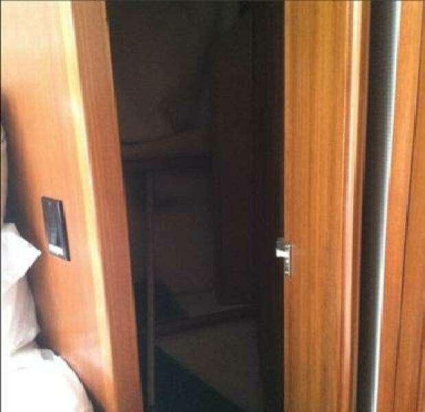 1995 Carver 430 Cockpit