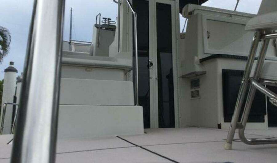 1995 Carver 430 Cockpit