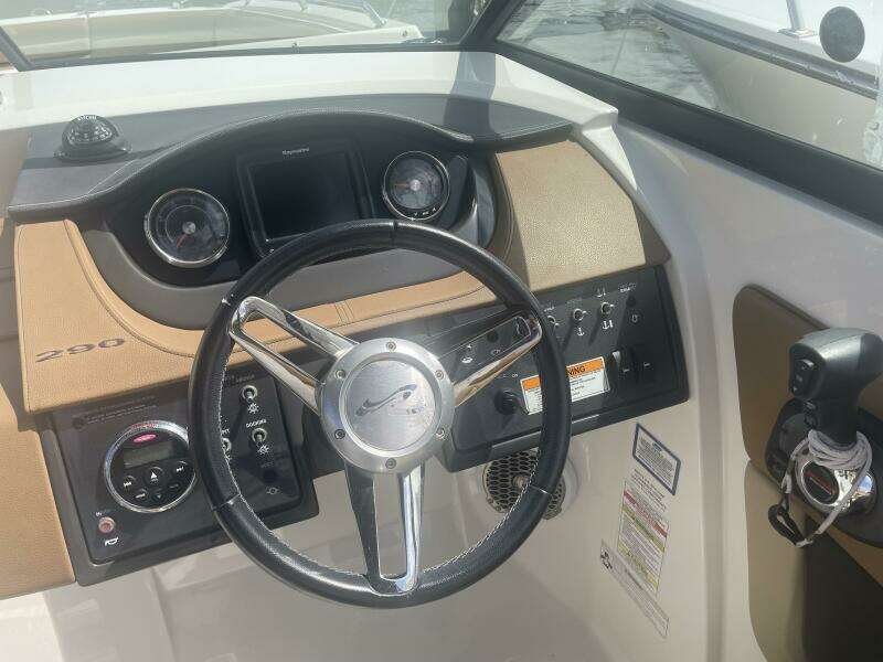 2015 Sea Ray SDX 290