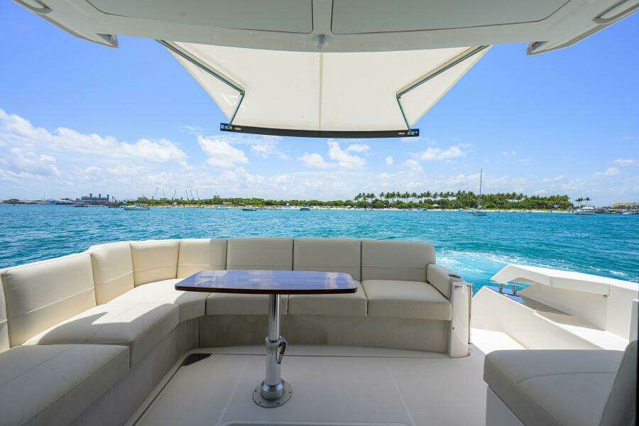 Tiara 49 DEBBIE'S DIAMOND - Cockpit