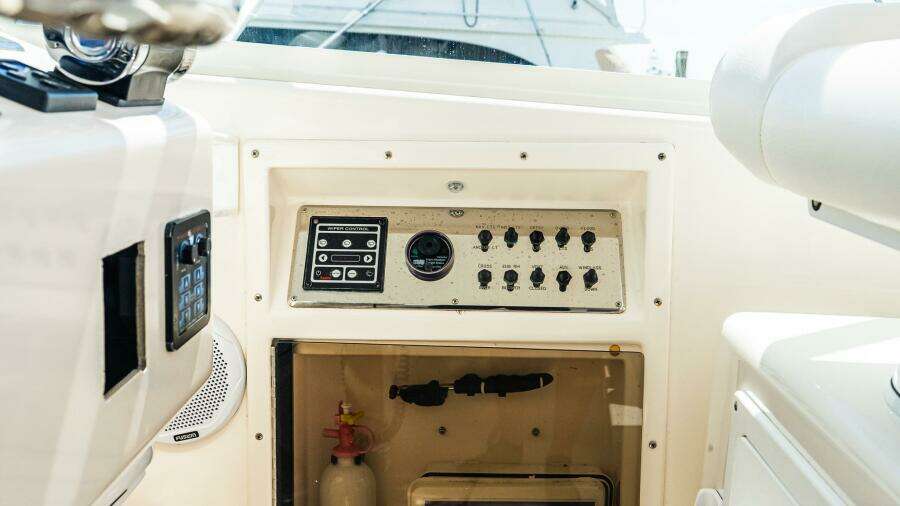 2008 Cabo 38 Express