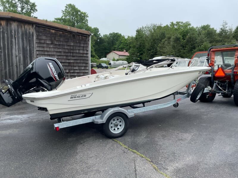 2024 Boston Whaler 