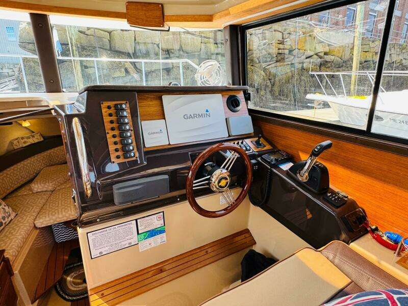 2018 Ranger Tugs R-27