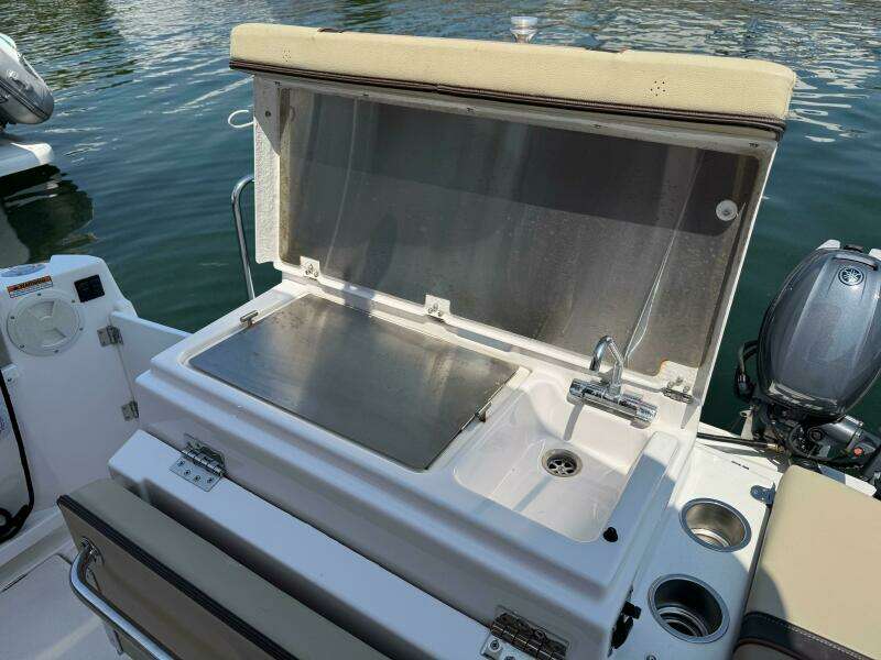 2018 Ranger Tugs R-27