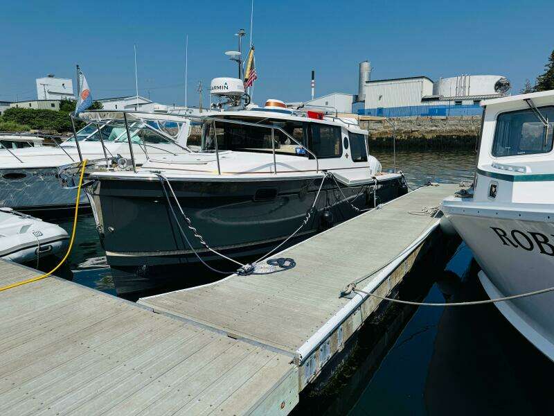 2018 Ranger Tugs R-27
