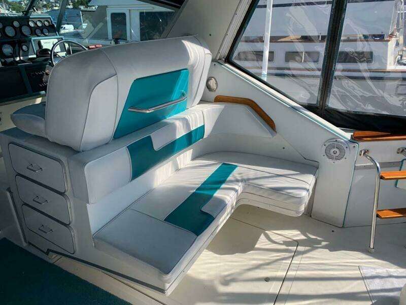 1989 Sea Ray 390 Express