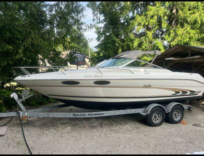 1997 Sea Ray 230 Signature - Cuddy Cabin