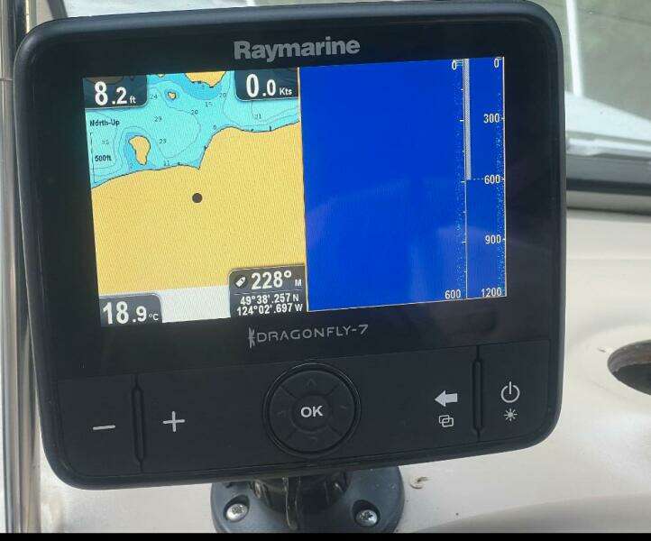 1997 Sea Ray 230 Signature - Cuddy Cabin