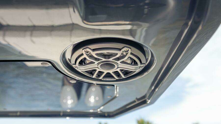 2025 Skipper 38 Sunbed