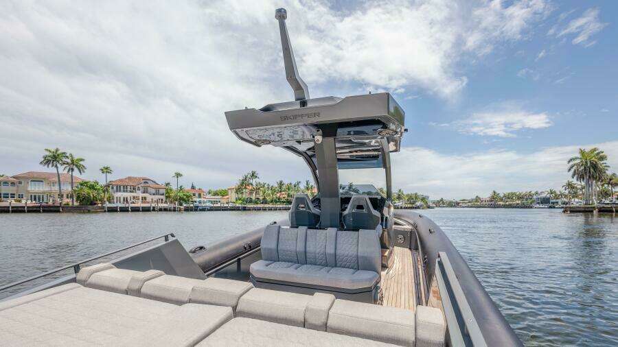 2025 Skipper 38 Sunbed