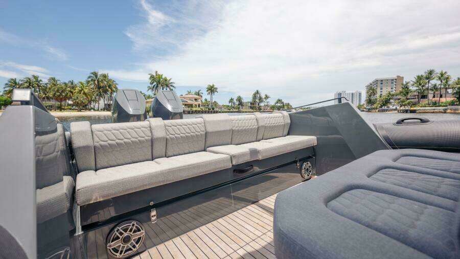 2025 Skipper 38 Sunbed