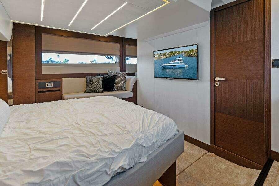 2020 52 Prestige Flybridge - Vacay - Master Stateroom