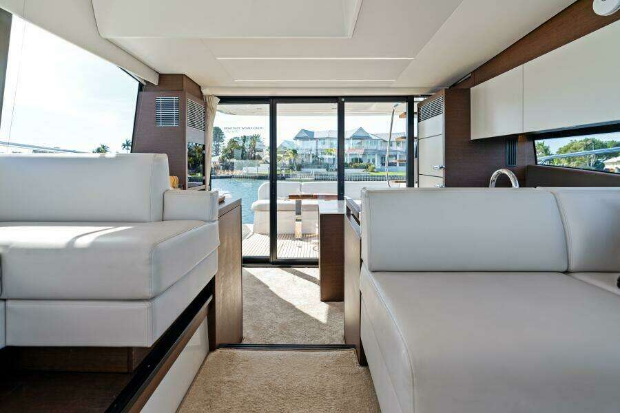 2020 52 Prestige Flybridge - Vacay - Salon Overview