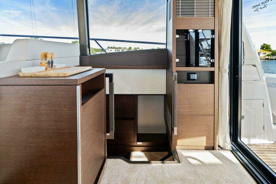 2020 52 Prestige Flybridge - Vacay - Compainway to Master Stateroom