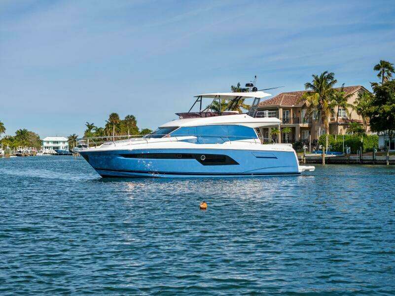 2020 52 Prestige Flybridge - Vacay - Profile