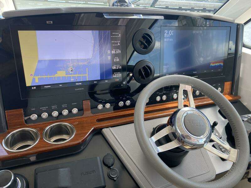 2021 Tiara Yachts 38LX