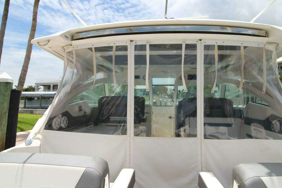 2021 Tiara Yachts 38LX