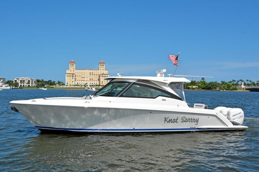 2021 Tiara Yachts 38LX